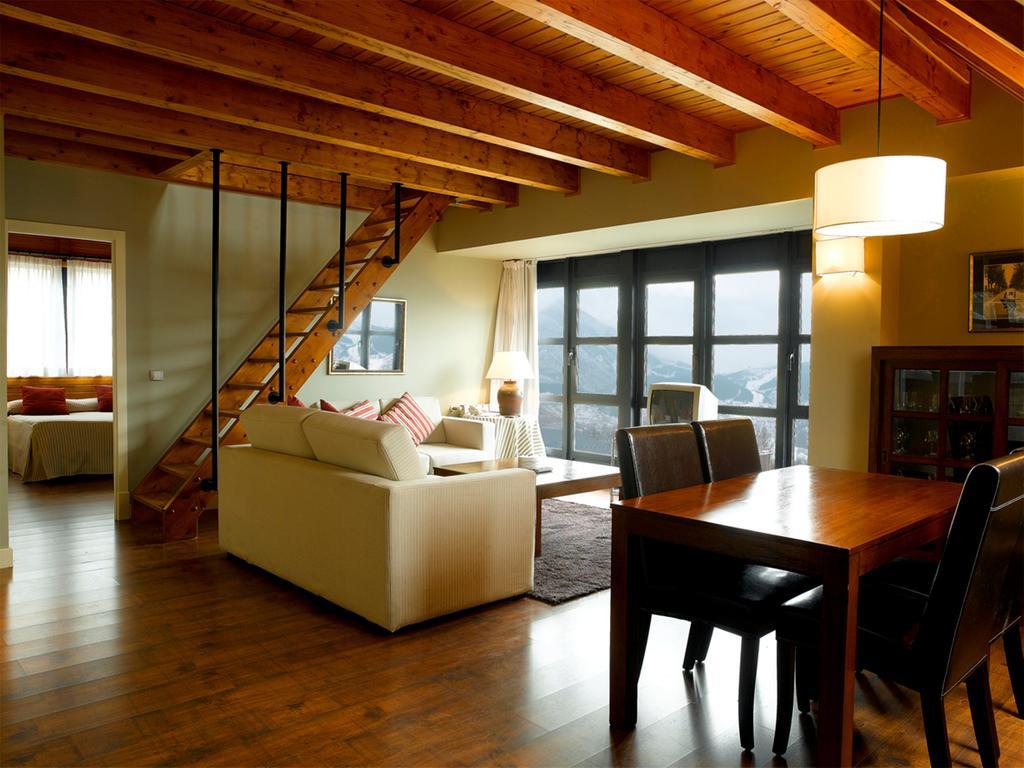 Apartamentos Hg Серлер Екстериор снимка